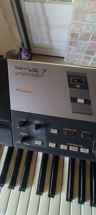 Órgão Roland VA-7