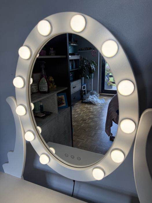 Toaletka z lustrem led