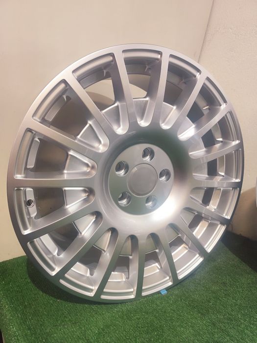 Felgi aluminiowe Ford Volvo 18" 8J Et45 5x108 Nowe Demo stan BDB