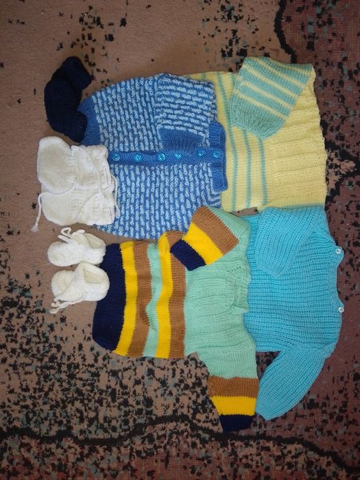 Віддам дитячий теплий одяг