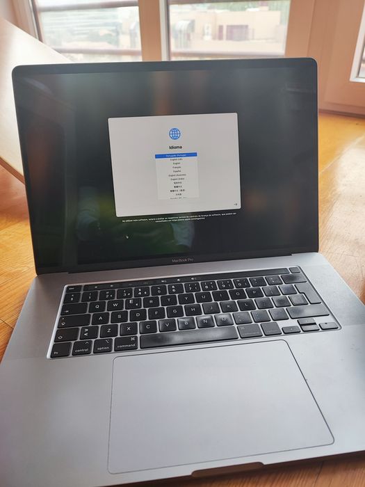 MacBook Pro (16-inch, 2019)