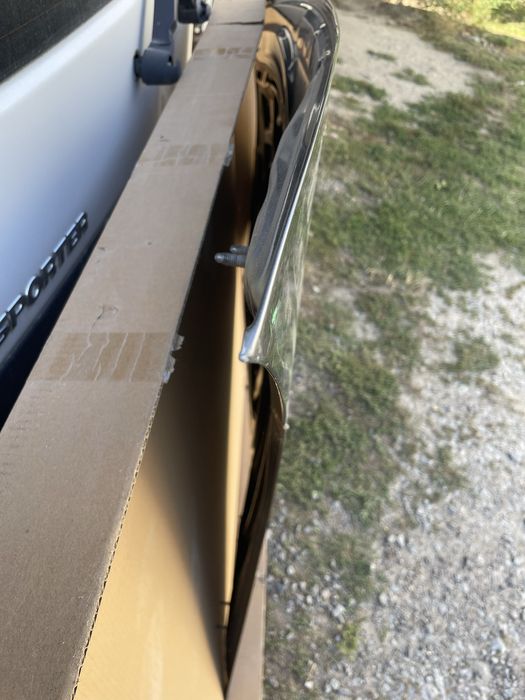 Капот Tesla 3 23 рік під рихтовку