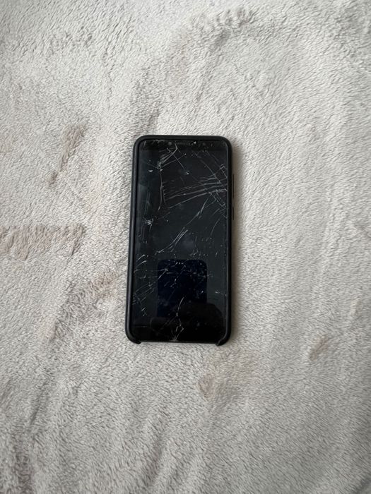 Телефон Huawei Y6 2018