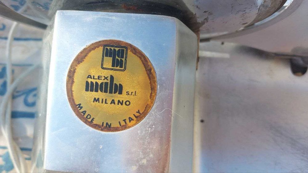 Máquina fatiadora charcutaria Milano, usada