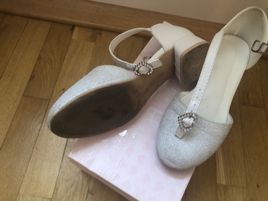 Buty komunijne 33