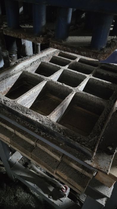 Продам прес гідравлічний для виготовлення тротуарної плитки