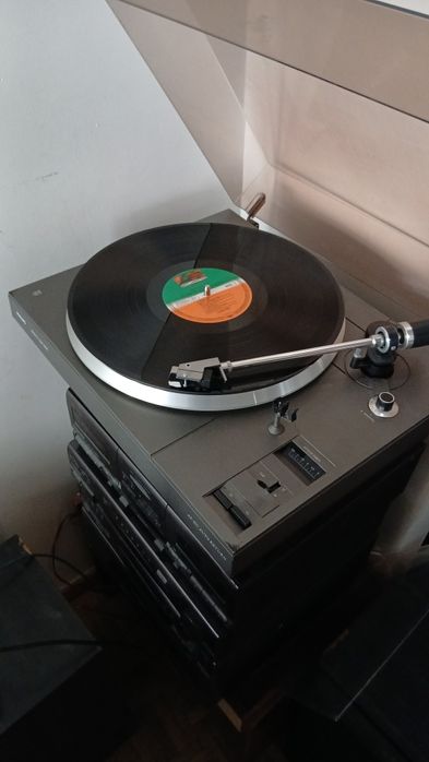 Gira Discos Philips AF 677 semi Automatico
