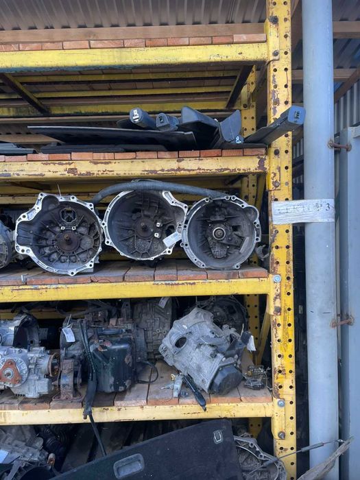 Продаються КПП (механічні) та АКПП