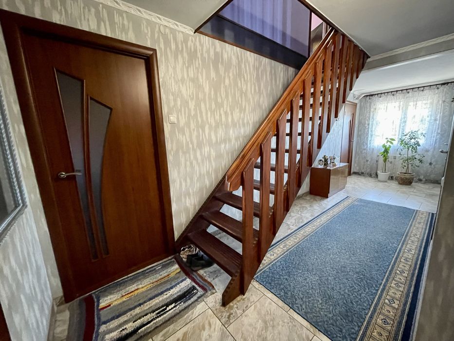 Продаж будинку в Довгинцівському районі