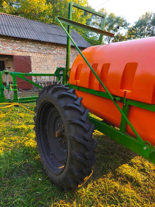 Оприскувас причіпний