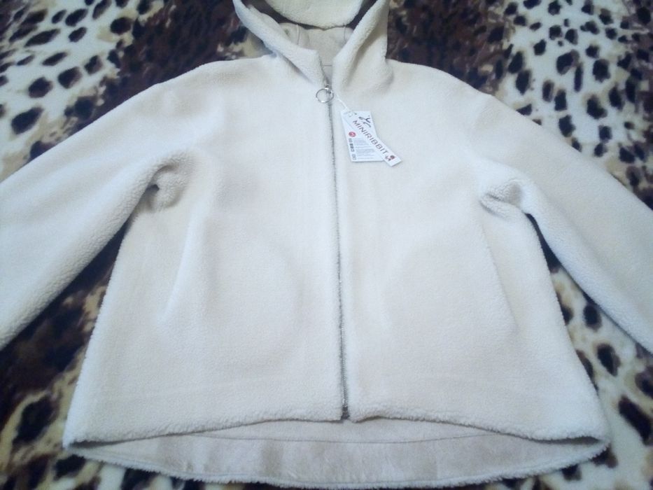 Женская меховая курточка.