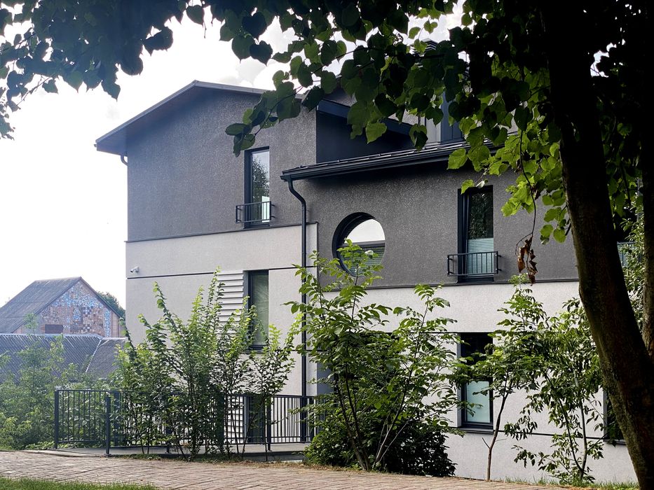 Елітне просторе помешкання в центрі міста поряд Покровського собору!