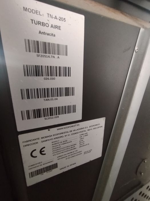 Salamandra a Pellets Ecoforest Turbo Aire 20kW – Excelente Estado