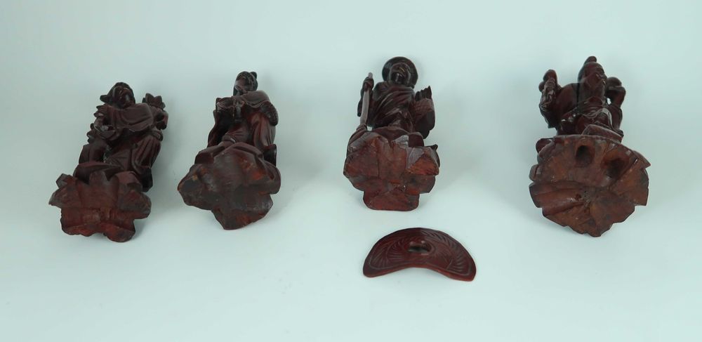 4 Esculturas da China em madeira Exótica