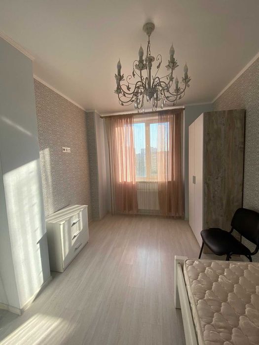 Продам 2 кімнатну квартиру з ремонтом на вул. Сахарова