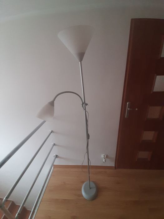 Lampa stojąca lampa
