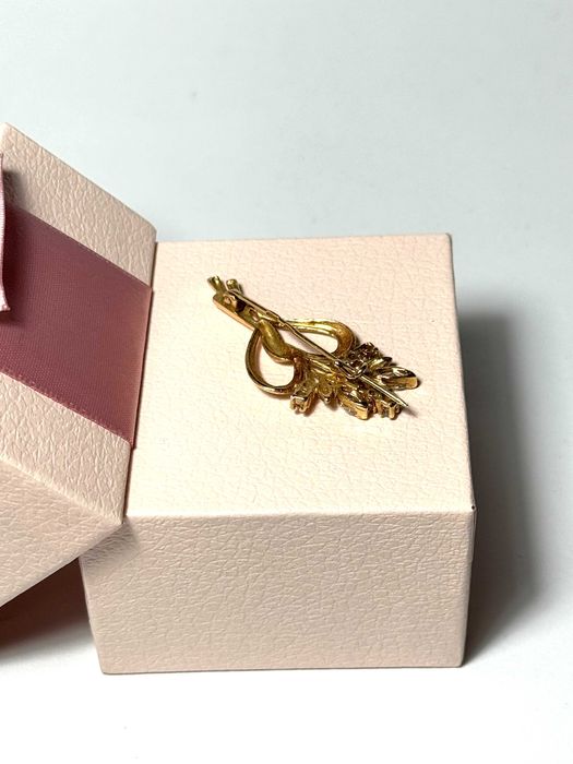 Złota broszka z cyrkoniami 3,88g p.585