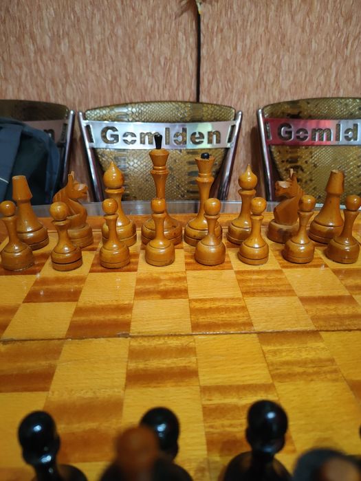Старый игровой комплект 50 годов 47х47 см.