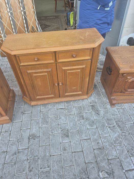 Prosta szafka dębowa