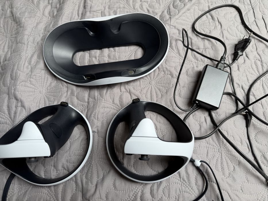 Sony PlayStation VR2 – bardzo dobry stan + uchwyt ścienny