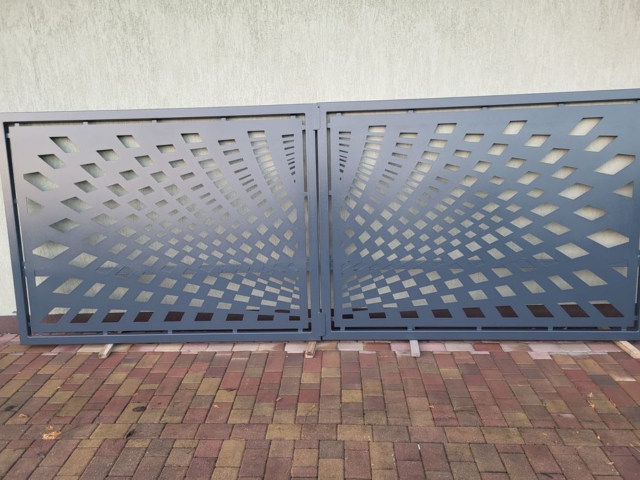 Brama wjazdowa, Producent, ostatnia sztuka