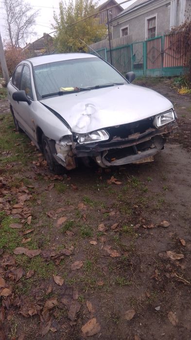 Mitsubishi Carisma на ходу газ бензин