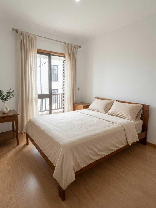 Cama de casal em excelente estado