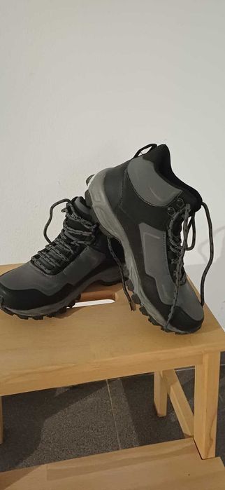 Mountain Boots - Size 36443549367550627842