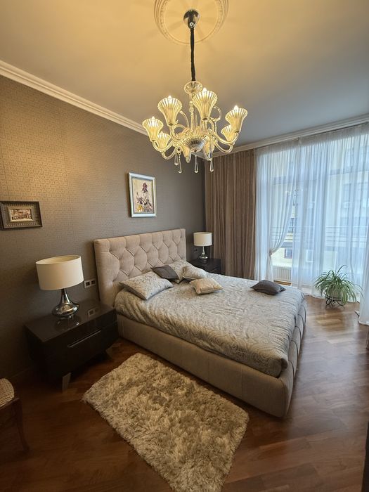 Аренда 2 комнатной квартиры с подземным паркингом,ремонт,Щорса 32в