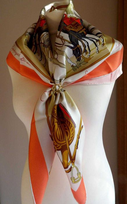 Apaszka twill silk Hermes "  Equipements a Cheval sur l'Elegance "