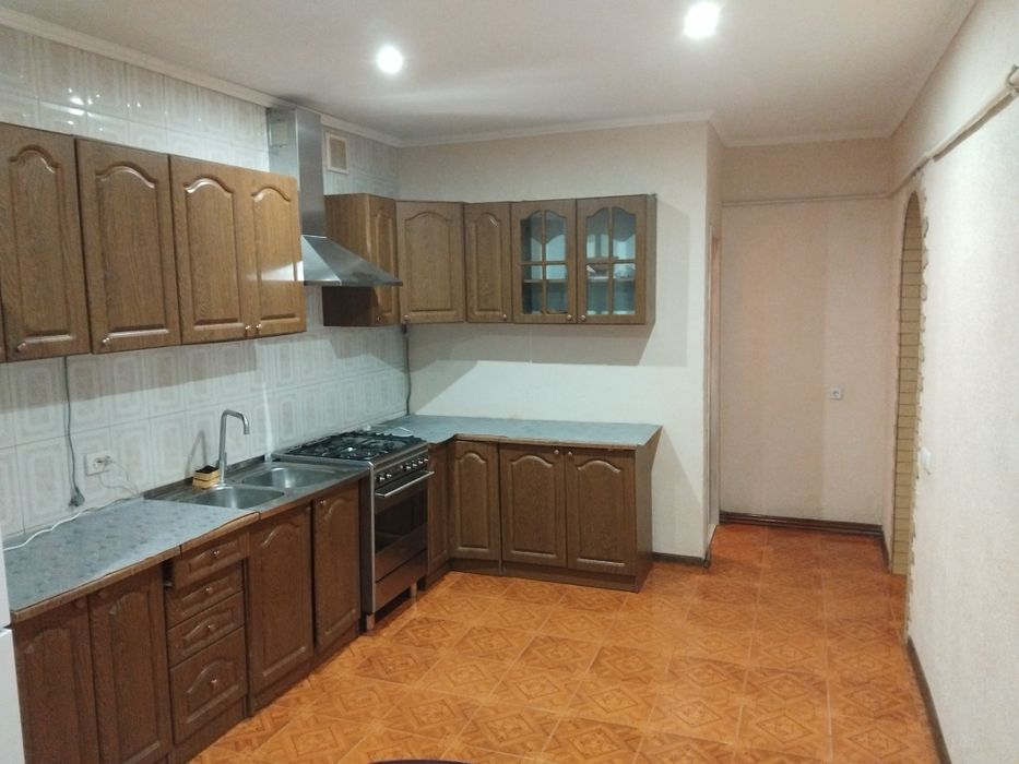 РУСЬКА 3Х КІМН 1-4 ОСІБ 900 грн