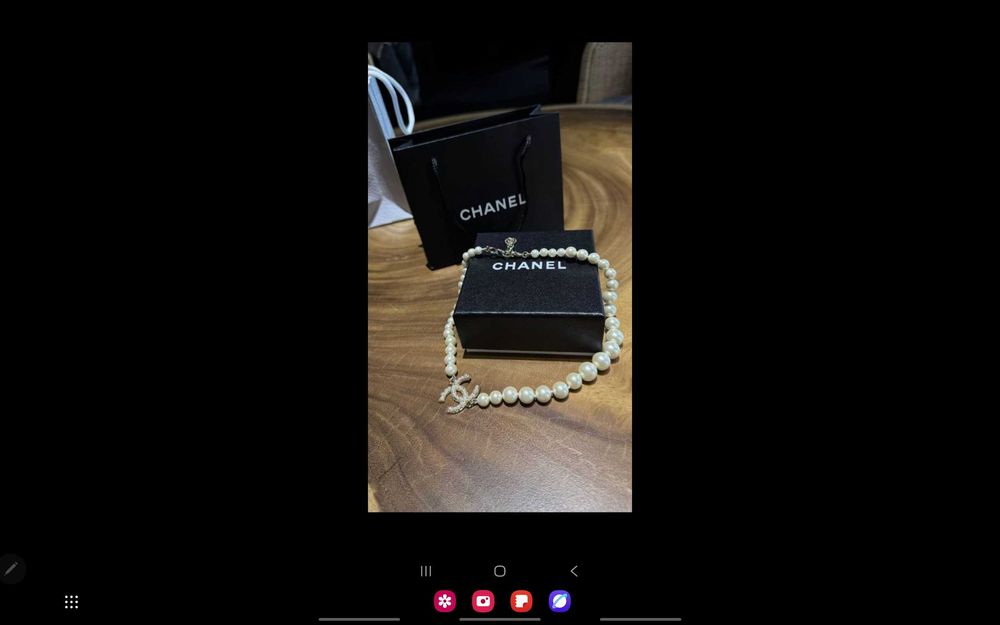 Стильное колье Chanel