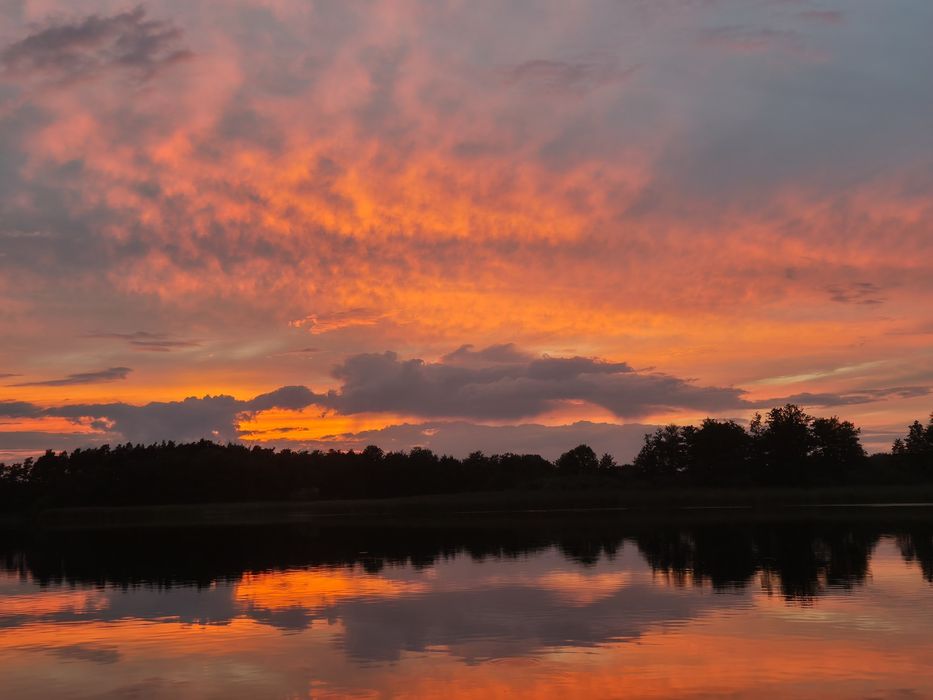 Wydzierżawię działkę nad jeziorem