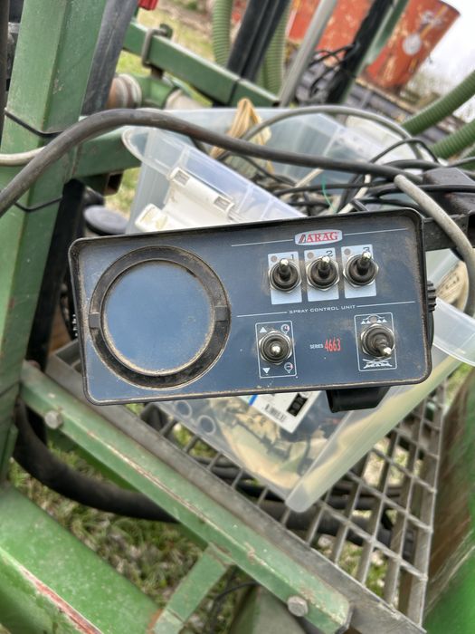 Opryskiwacz ciągany 2000 l