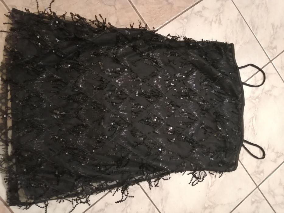 Sukienka w cekiny, frędzle. M