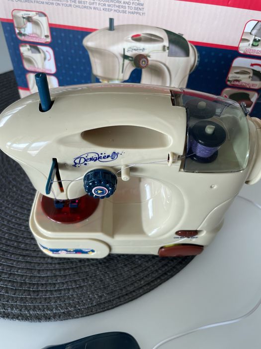 Дитяча швейна машика