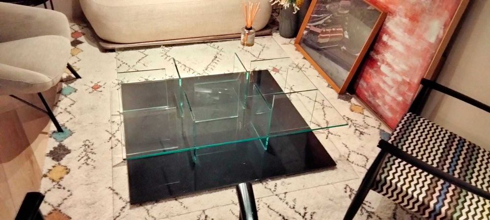 Glass Coffee Table – Very Good Condition64737749055233120
