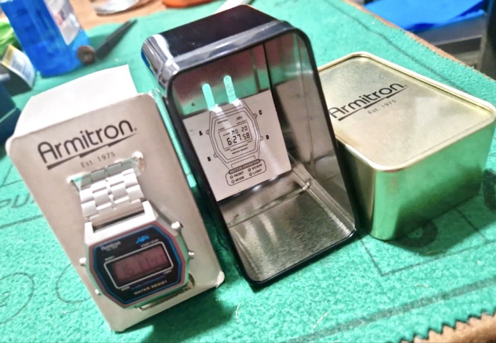 Relogio vintage digital Amitron ,novo na caixa ,otimo coleção