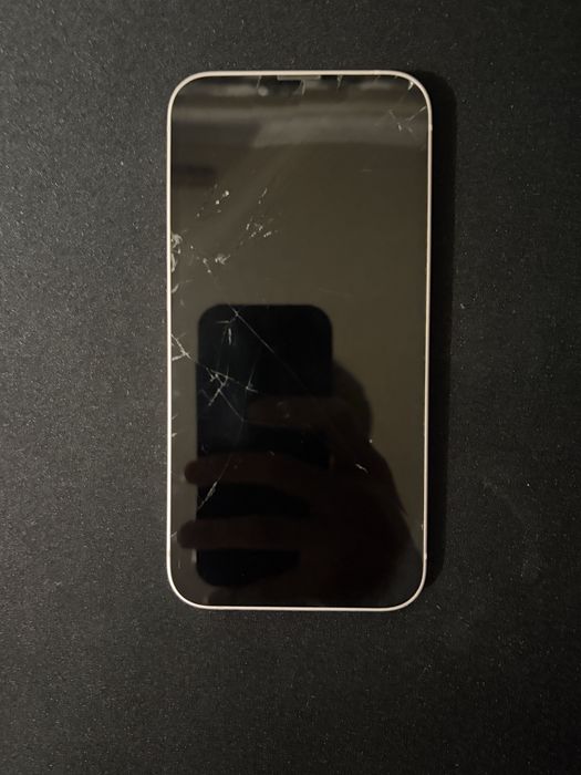 iPhone 13  розбитий екран