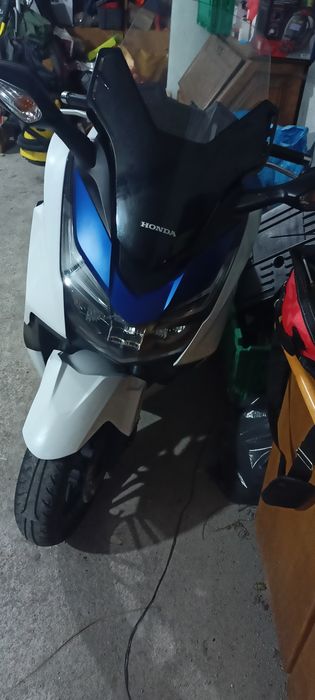 Mota marca Honda forza 125