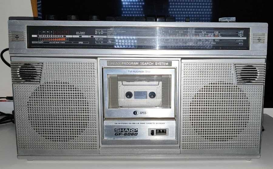 Radio Vintage Sharp GF-6060 FM SW MW LW
