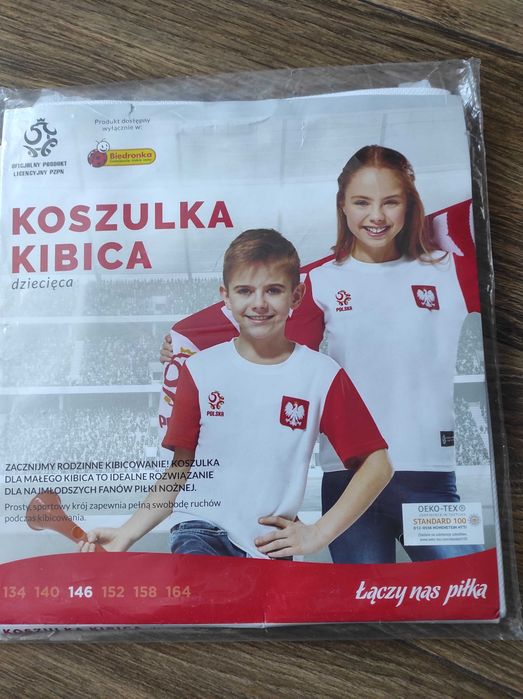 T-shirt rozm 146 nowy łączy nas piłka