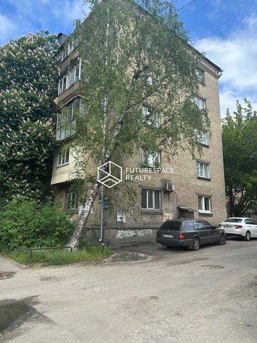 Оренда офісного приміщення вул. Константинівська 44. Поділ -  45 м². Без %