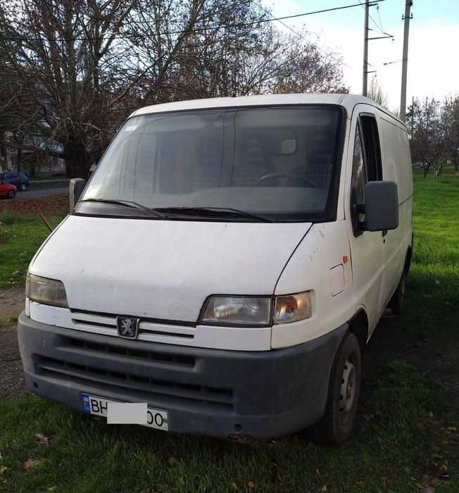 Вантажний автомобіль Peugeot Boxer на ходу