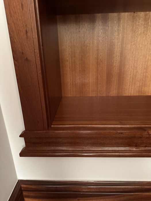 Wnęka z litego drewna meranti