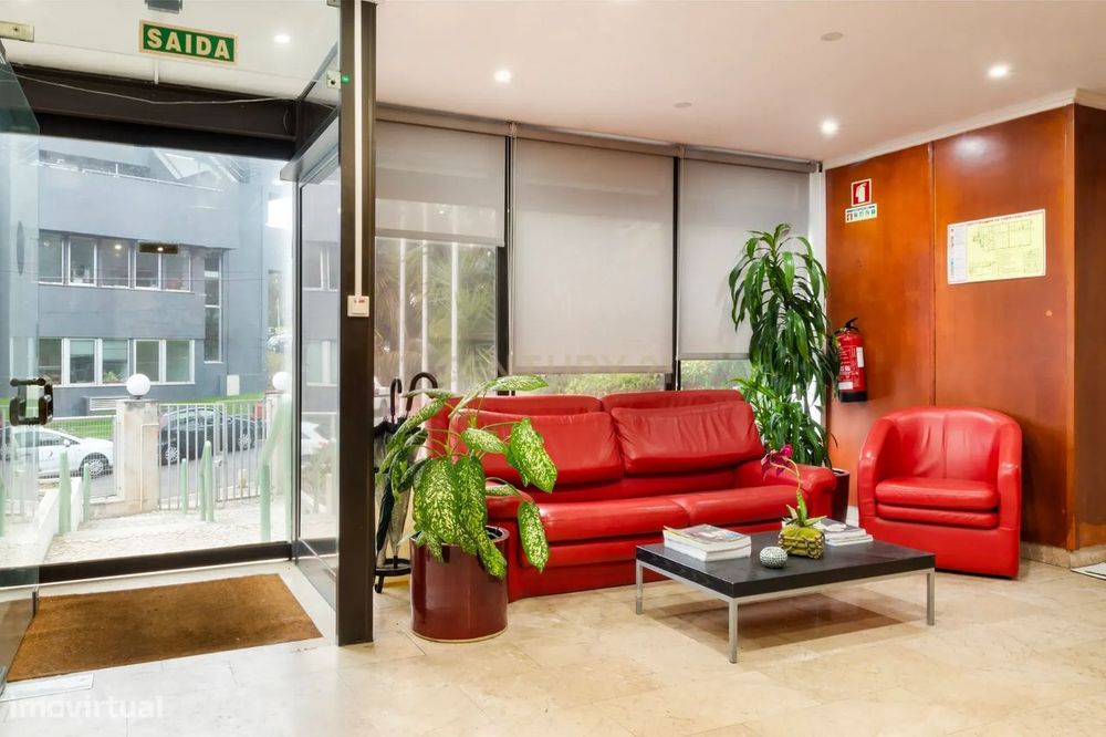 Office with 115 m² in Alfragide, Amadora. For Rent!