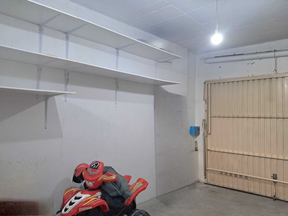 Garagem no Bairro Afonso Costa