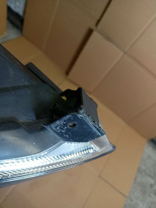 Ford Fiesta MK8 17- lampa prawy przód prawa przednia