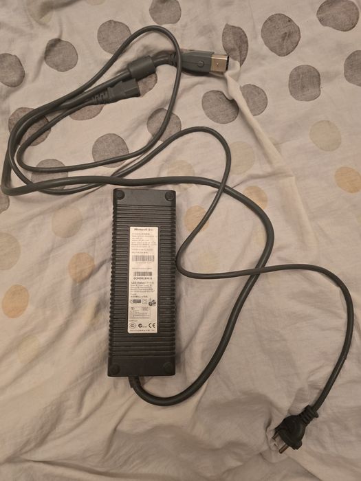 блок живлення до Xbox 360