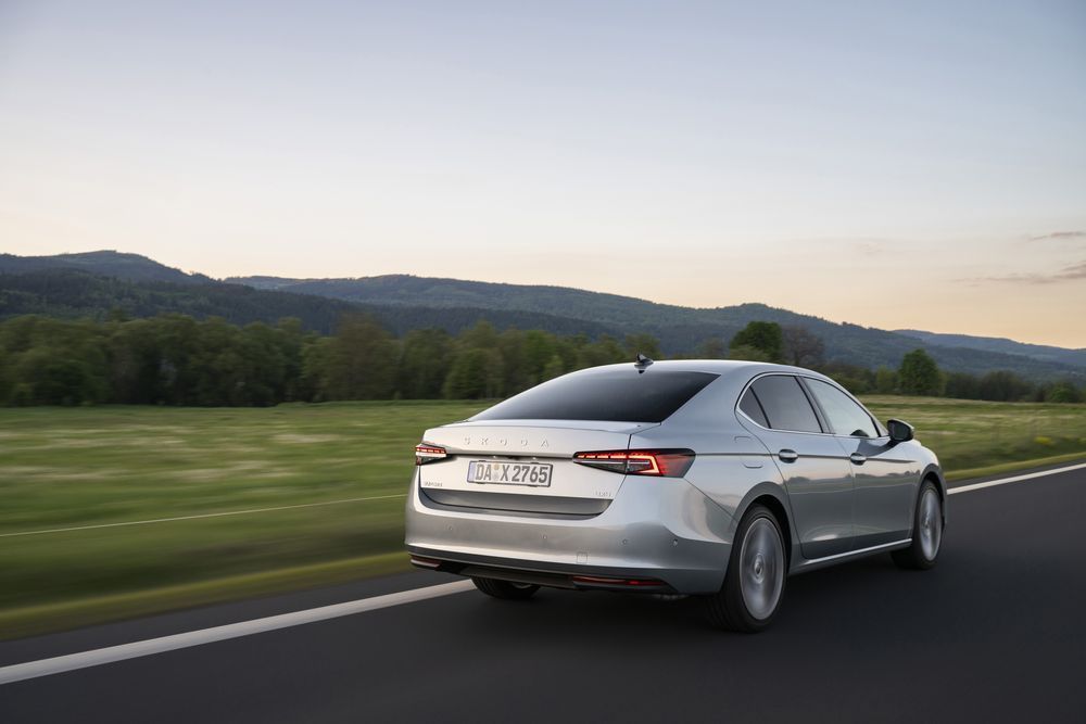Skoda Superb ver-2-0-tdi-sc-dsg